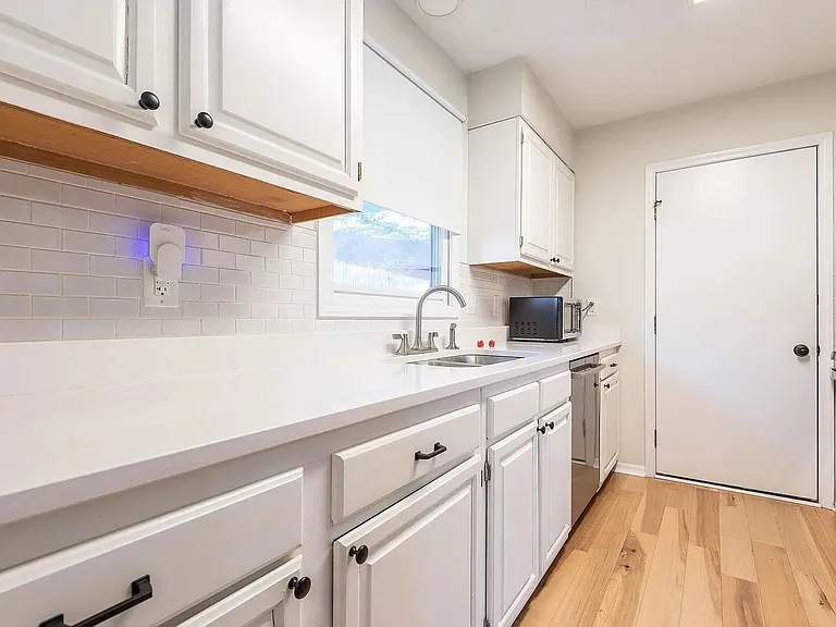 610 W Ryan Rd — Photo 11