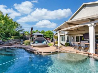 1220 Crescendo Dr, Roseville, CA 95678
