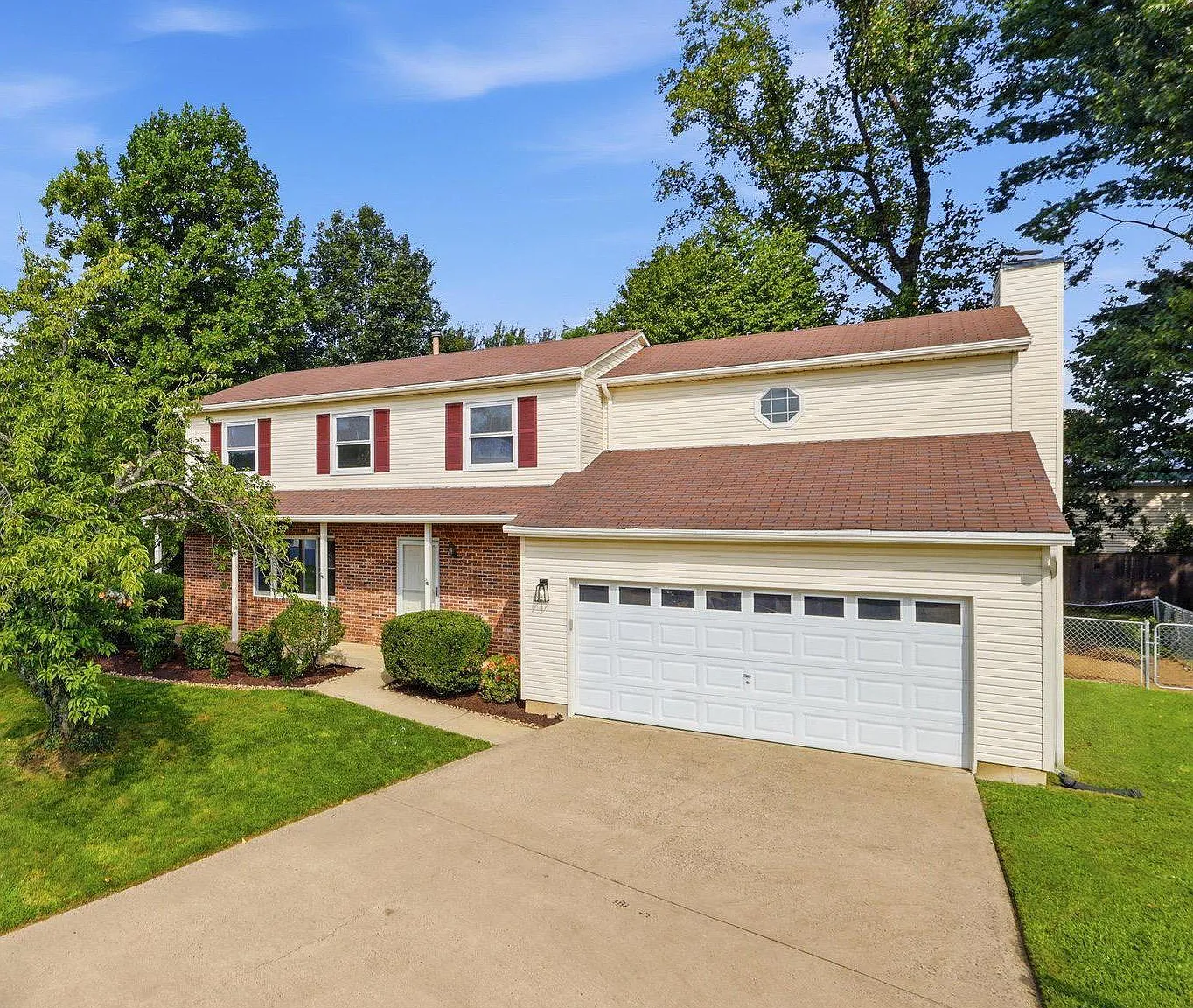 4 bed, 3.5 bath, 2656 sqft, $4,100 — Photo 1