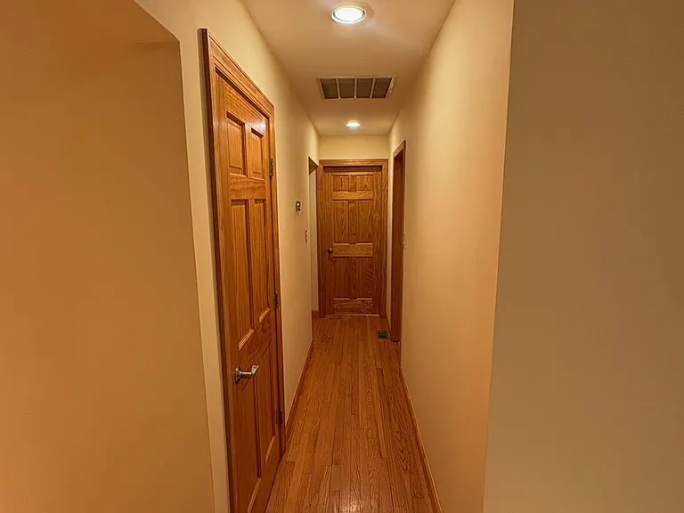 1040 Indiana Ave — Photo 18