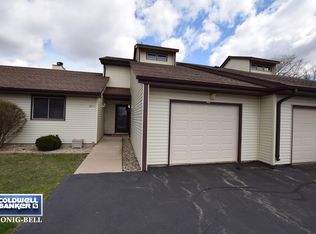 1612 Gingercreek Ct, Sycamore, IL 60178