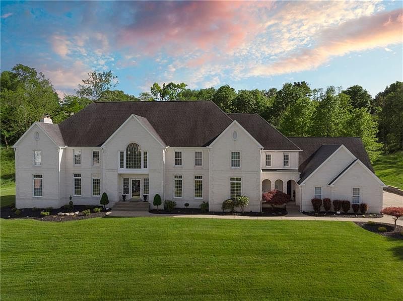 1st image of 395 Glenwood Dr