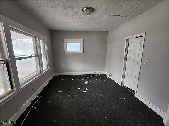 5th image of 12710 Benham Ave