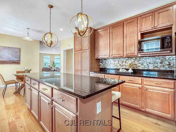 4th image of 18 Grant Rd