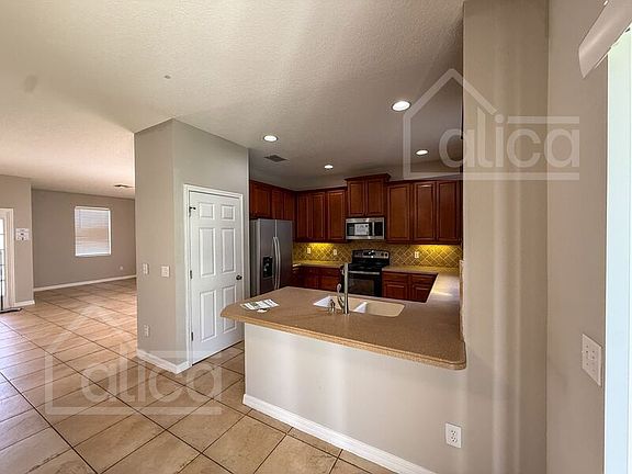 3rd image of 109 Whispering Pines Way