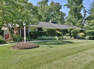 1 Greenleaf Cir, Asheville, NC 28804