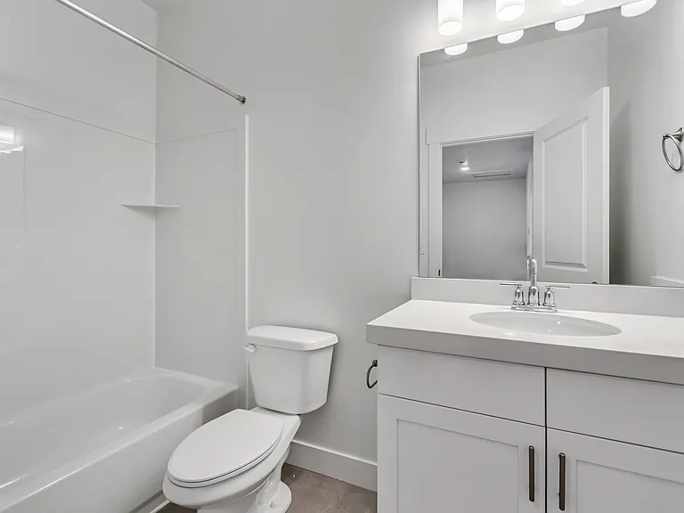 1593 N 1870 E — Photo 22