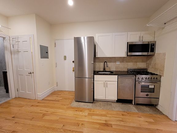 5th image of 256 E 10th St #3K