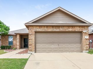 408 Lead Creek Dr, Fort Worth, TX 76131