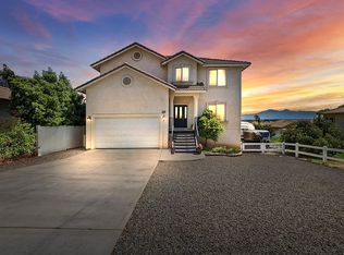 13975 Harvey Ln, Riverside, CA 92503