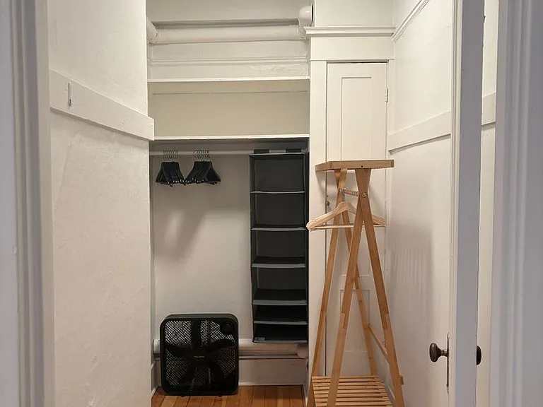 Virginian Apartments — Photo 28
