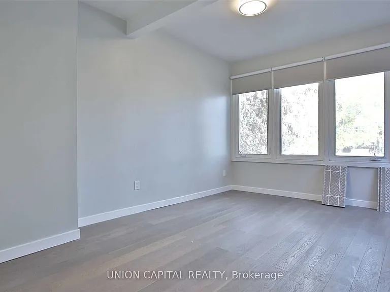 366 Balliol St #UPPER — Photo 8