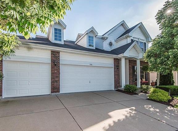 5th image of 1566 Laurel Bluffs Dr