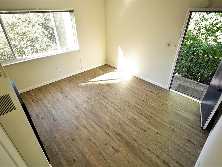3901 Ruby St — Photo 4