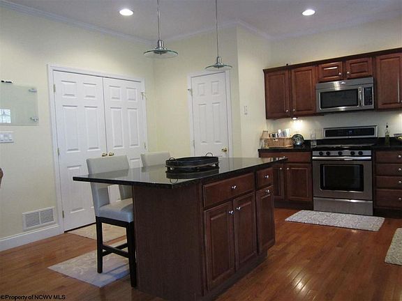 3rd image of 110 Claremont Ct