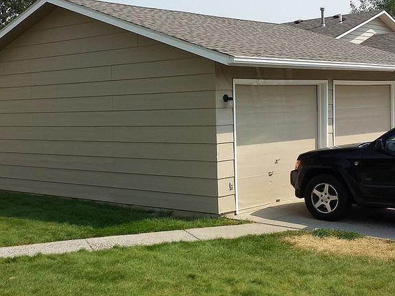 2nd image of 265 Aristocrat Dr Unit B