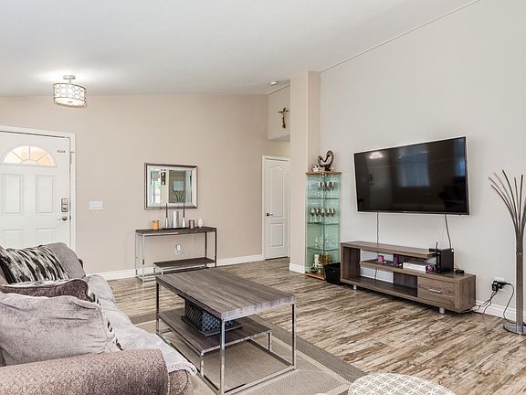 4th image of 21441 N 30th Dr