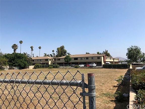 5th image of 16281 Arrow Blvd