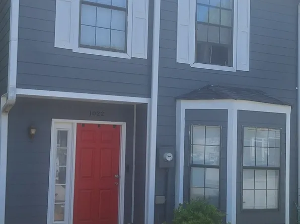 1022 Thorn Woode Ln, Stone Mountain, GA 30083