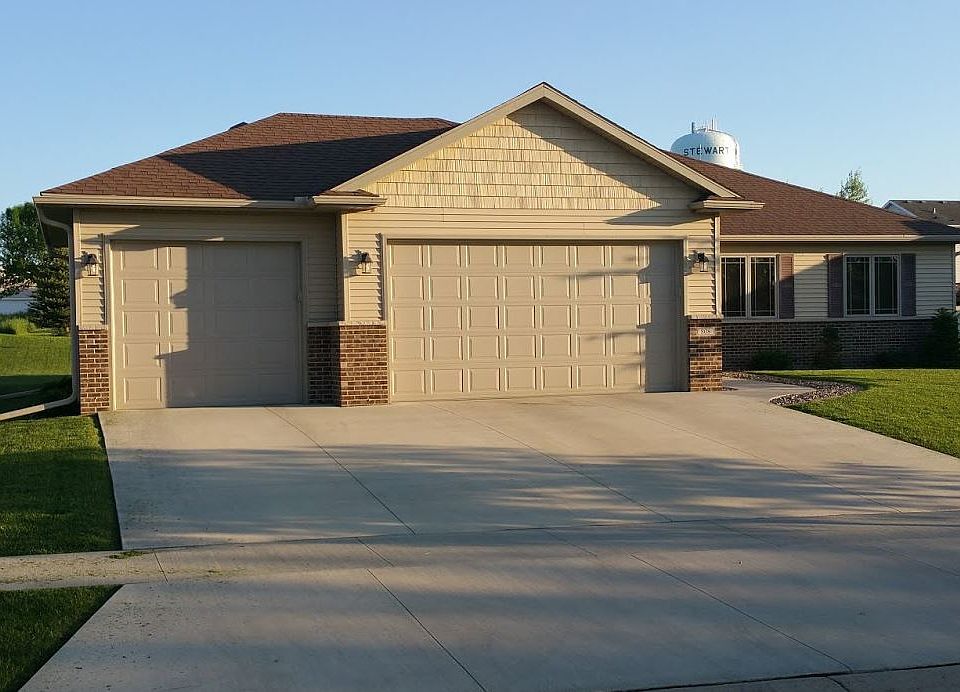 1st image of 808 Miller Ln SE