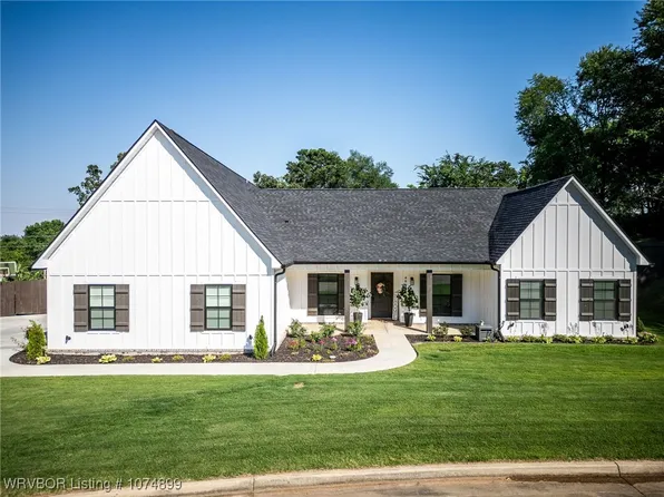 4900 Aspen Ct, Fort Smith, AR 72903