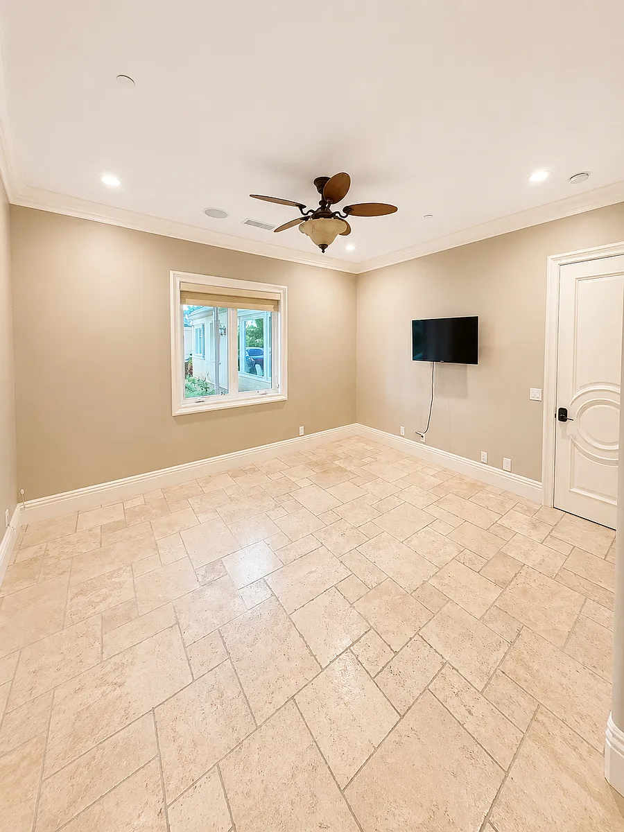 Building Photo - 532 W Orange Heights Ln #1