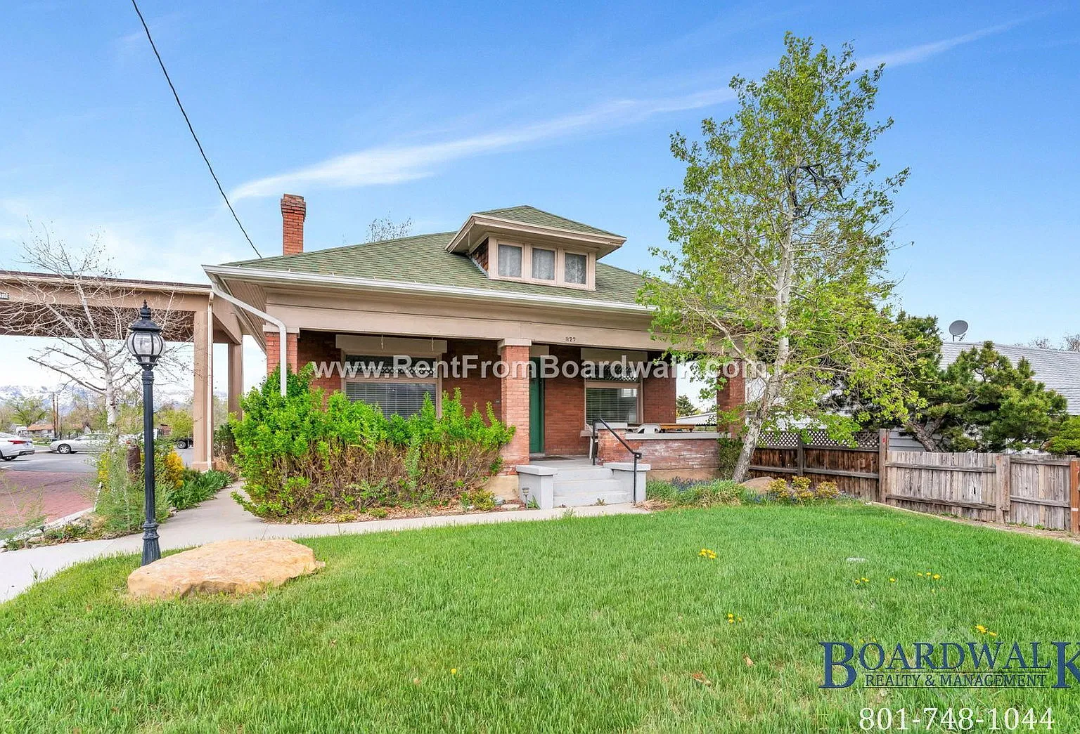 2 bed, 2.0 bath, 2700 sqft, $1,525 — Photo 1