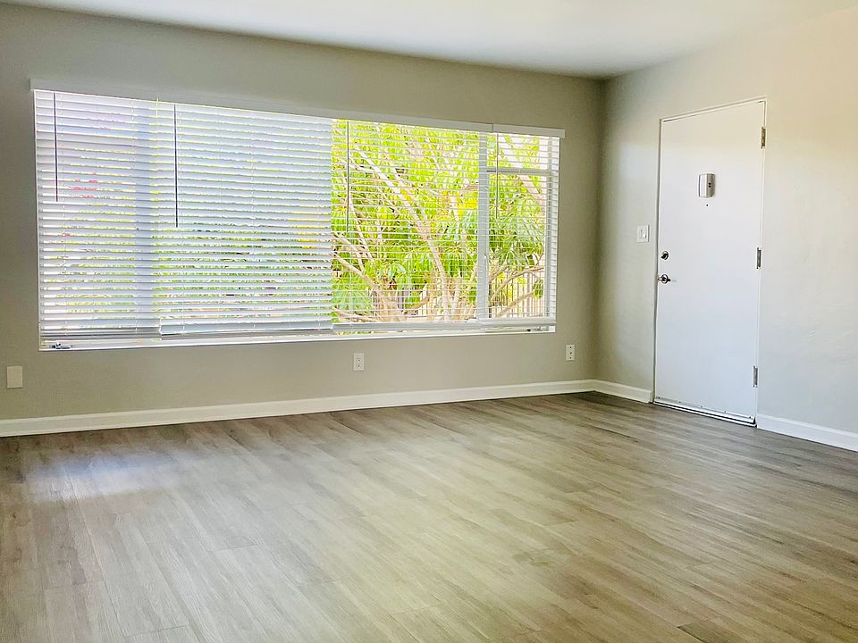 1st image of 4510.5 Illinois St