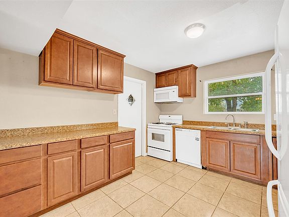 5th image of 2343 NW 41st St