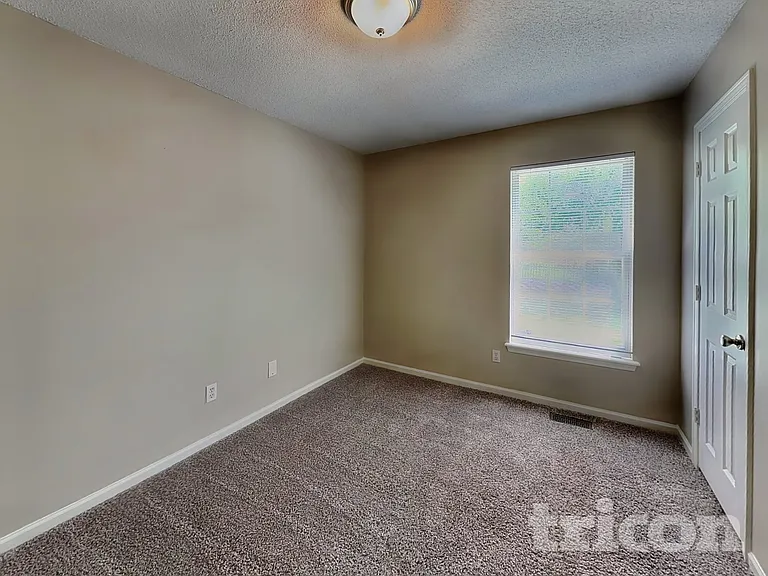 327 Shenandoah Dr — Photo 11