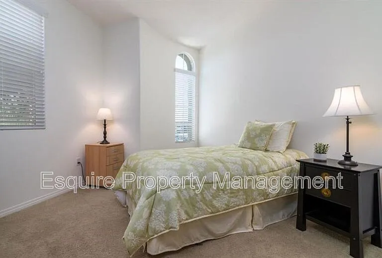 243 Riverdale Ct #404 — Photo 8
