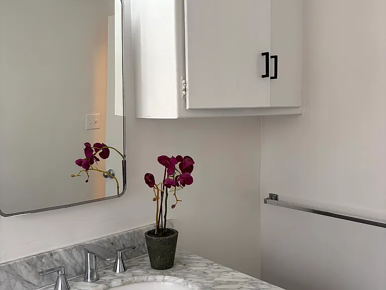 1173 N Curson Ave #1 — Photo 3