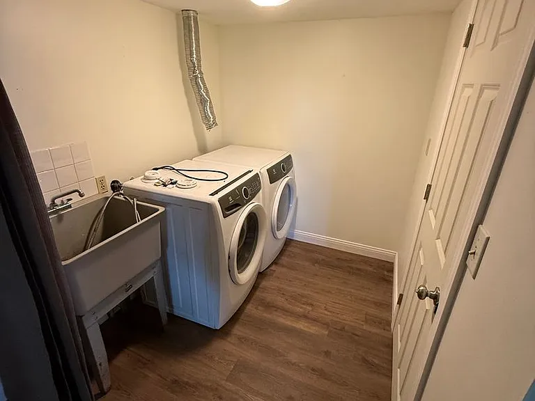805 Basil Rd — Photo 10