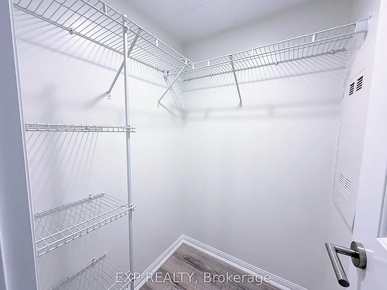 400 Adelaide St E #702 — Photo 8