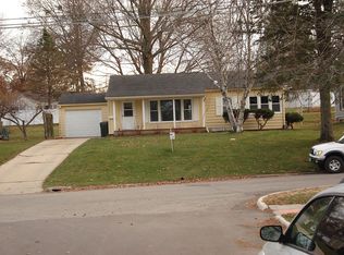 926 W 11th St, Cedar Falls, IA 50613