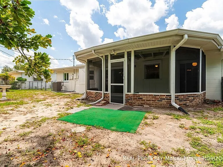 535 Oxford Dr — Photo 24