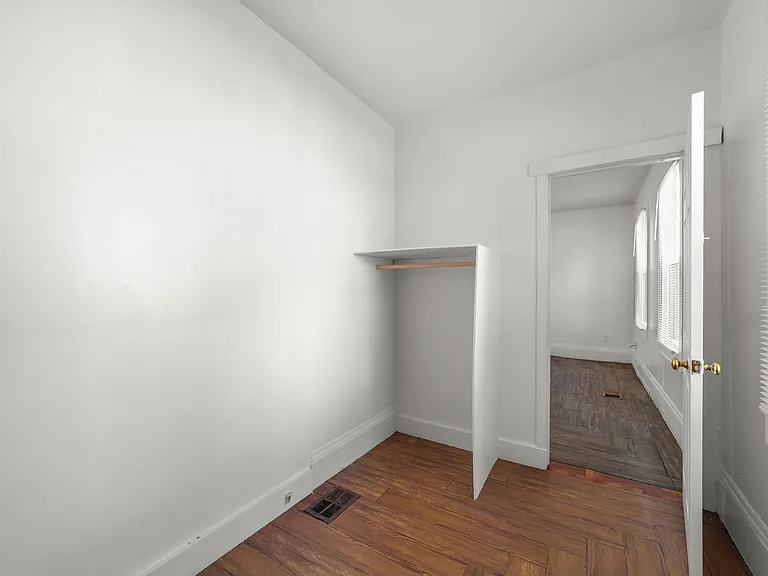 8302 Sowinski Ave — Photo 7
