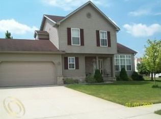 386 Brentwood Dr, Pinckney, MI