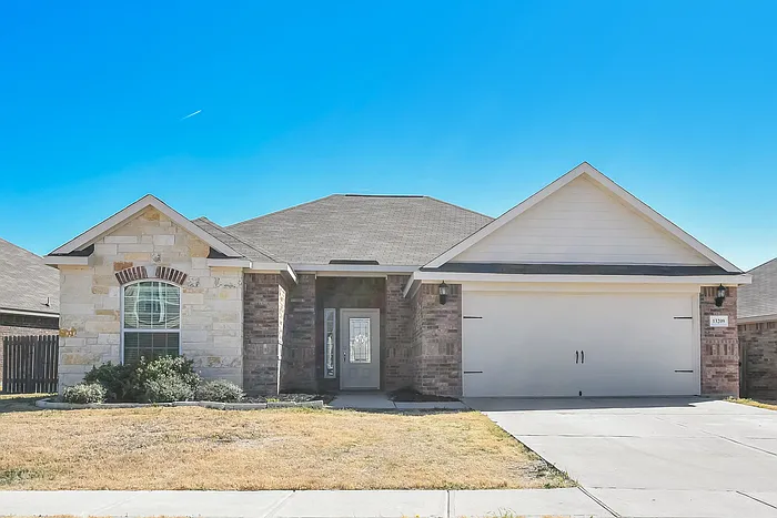 4 bed, 2.0 bath, 1946 sqft, $2,175 — Photo 1