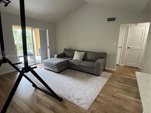 733 Riverside Dr APT 1236, Coral Springs, FL 33071
