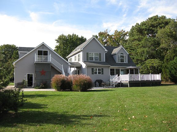 Facing Henry's Creek