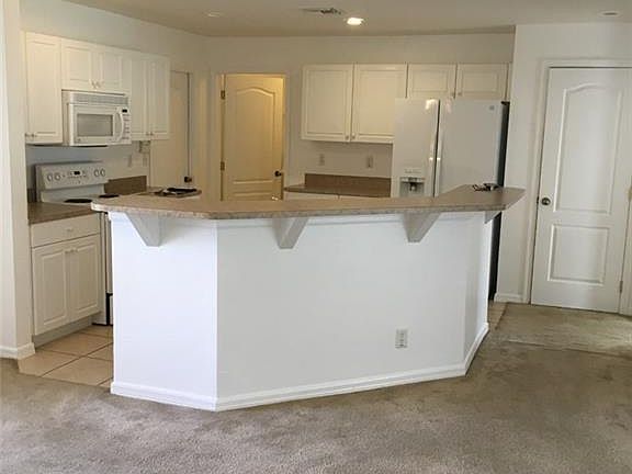 4th image of 2724 SW 2nd Ave