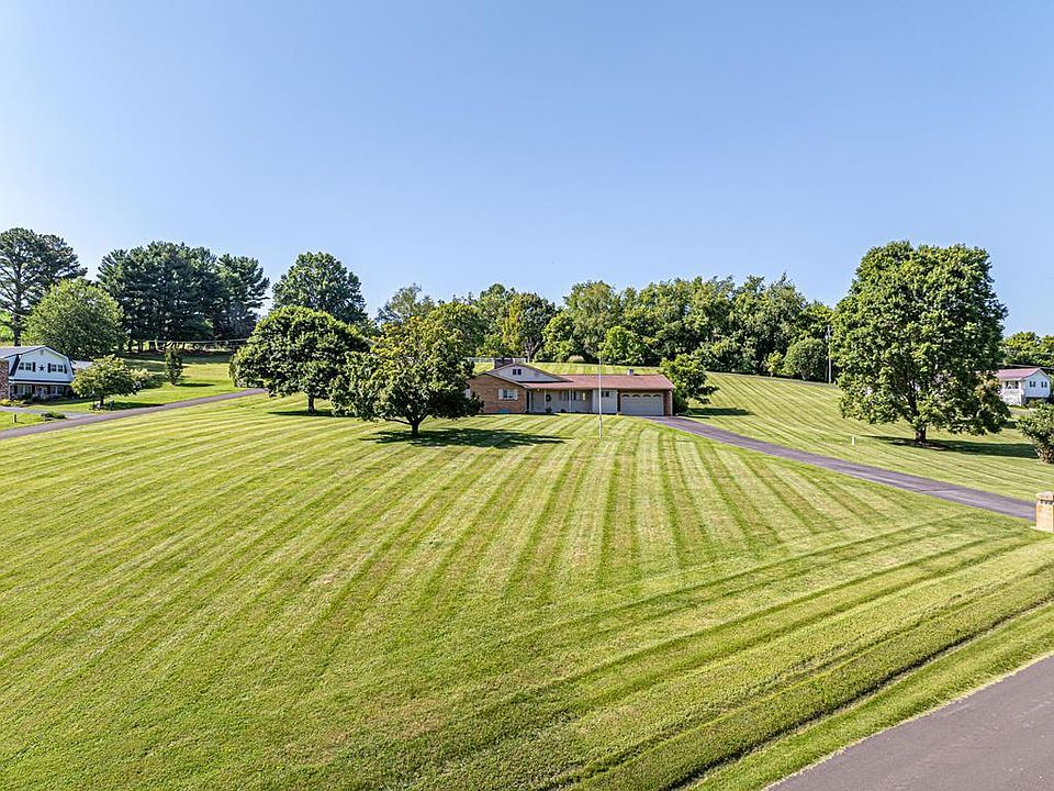 1st image of 33 Fairview Dr