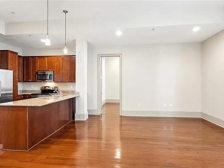 1201 Canal St #413 — Photo 9
