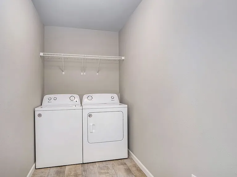 1597 Carolyn Dr — Photo 18