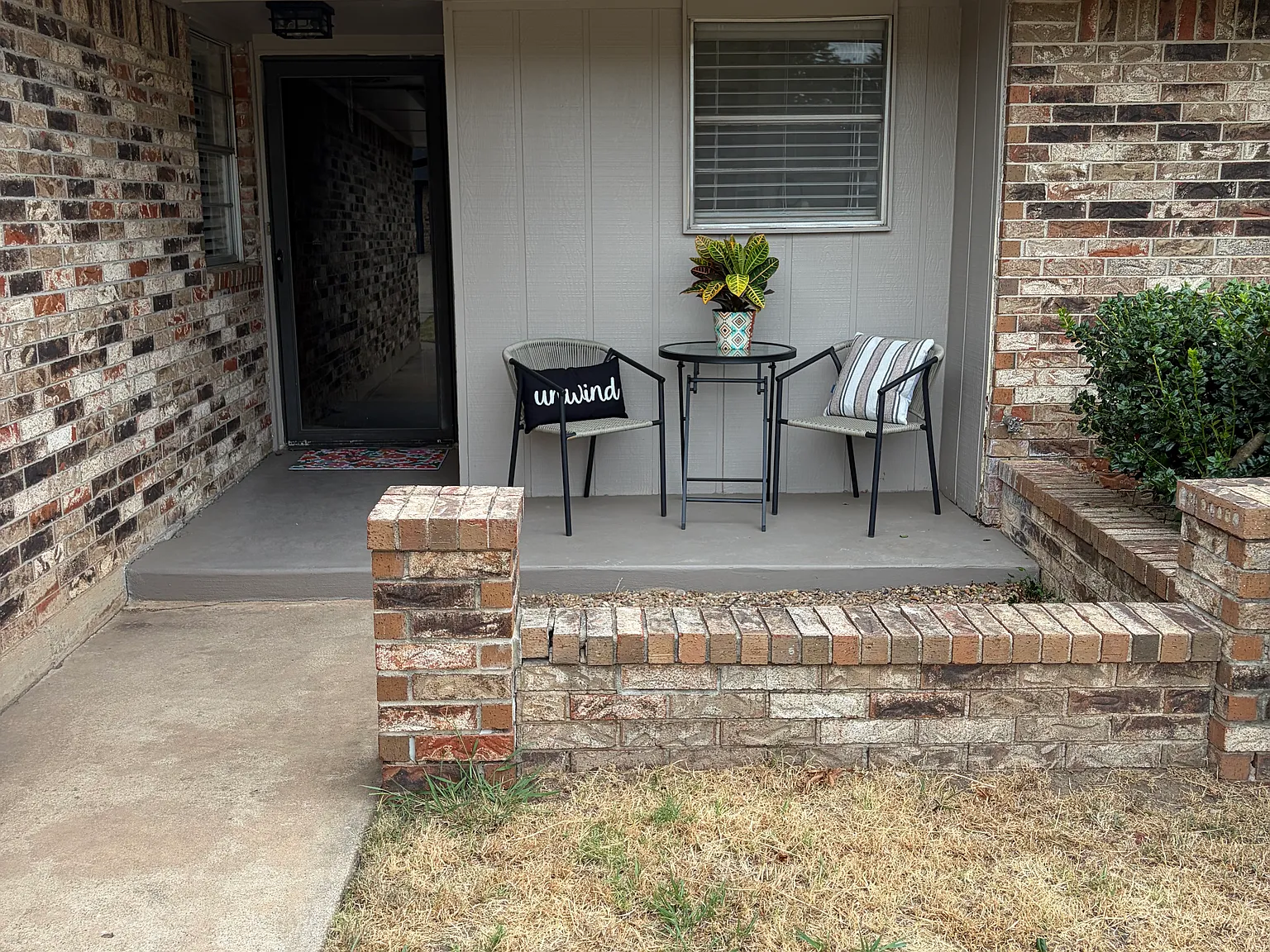3 bed, 1209 sqft, $1,650 — Photo 2