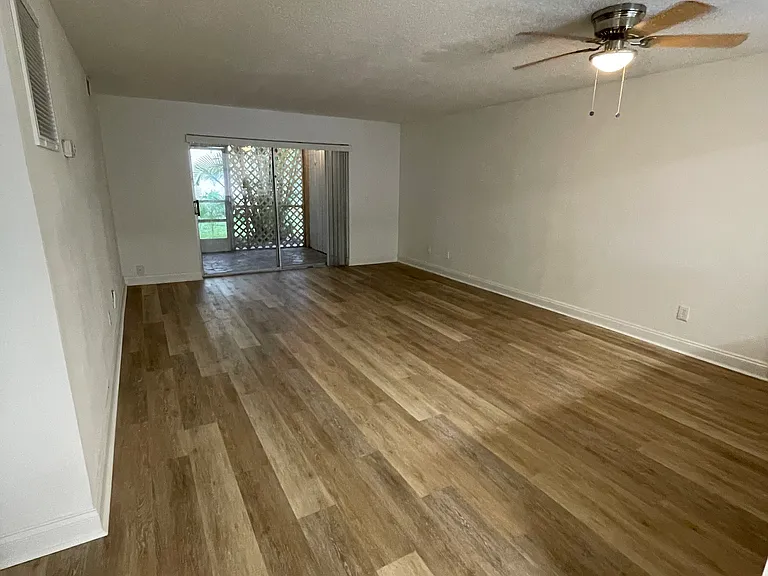 1555 14th Ave #110 — Photo 2