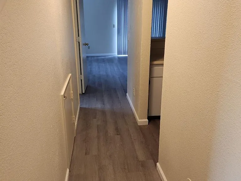 2339 Ferry St — Photo 8