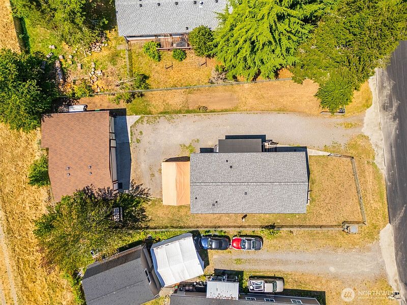 4th image of 9035 Pepperidge Lane SE