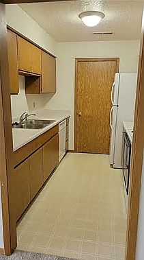 2nd image of 825 1/2 Pepperwood Ln #2